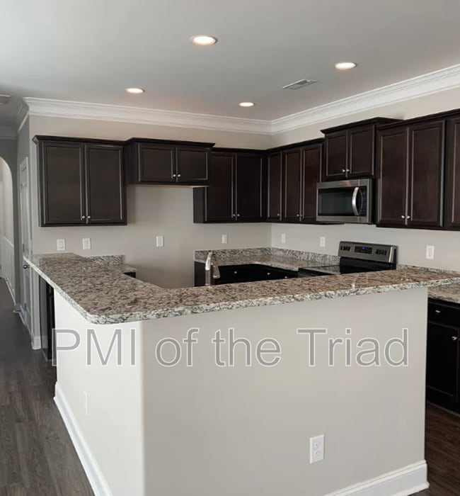 Photo - 868 Silver Leaf Dr