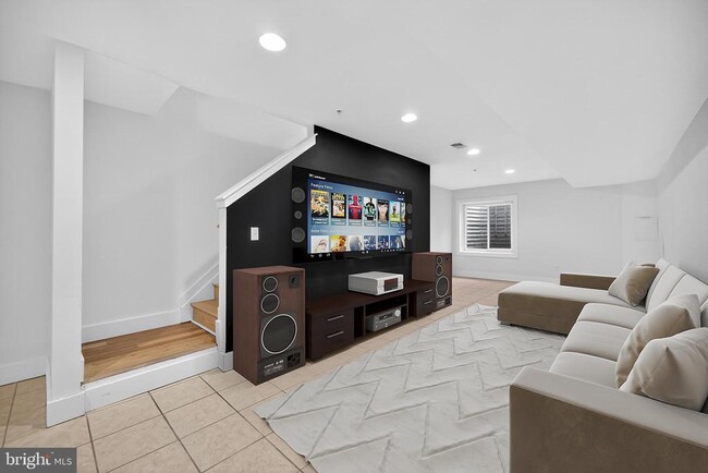 Photo - 2028 Trenton Ave