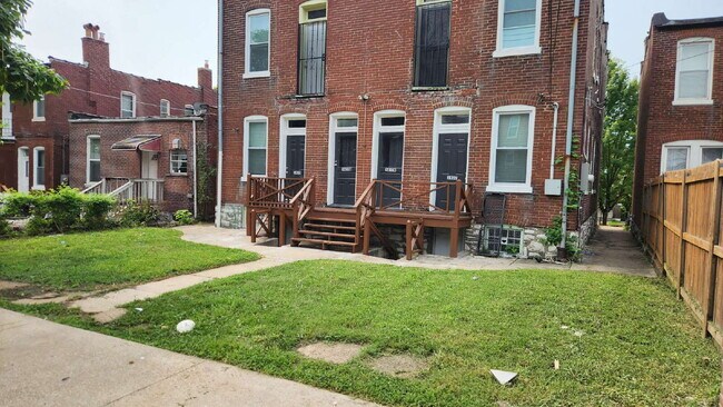 3437 Alberta St Unit 2F