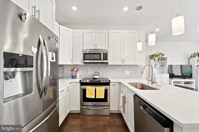 Photo - 1729 Carpenter St