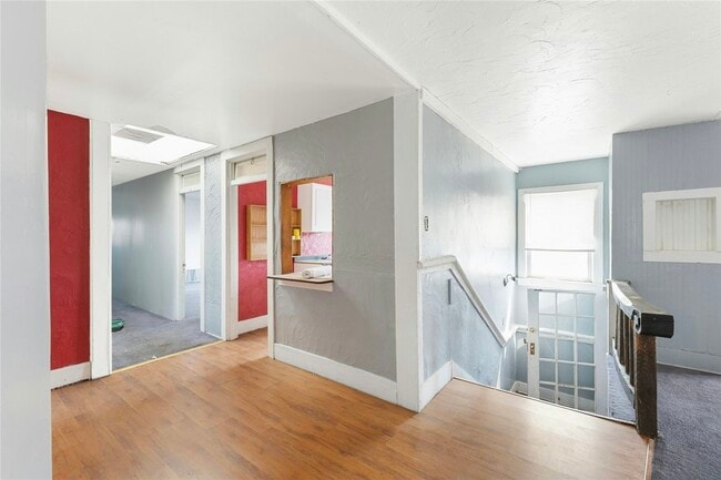 Photo - 414 Main Ave W