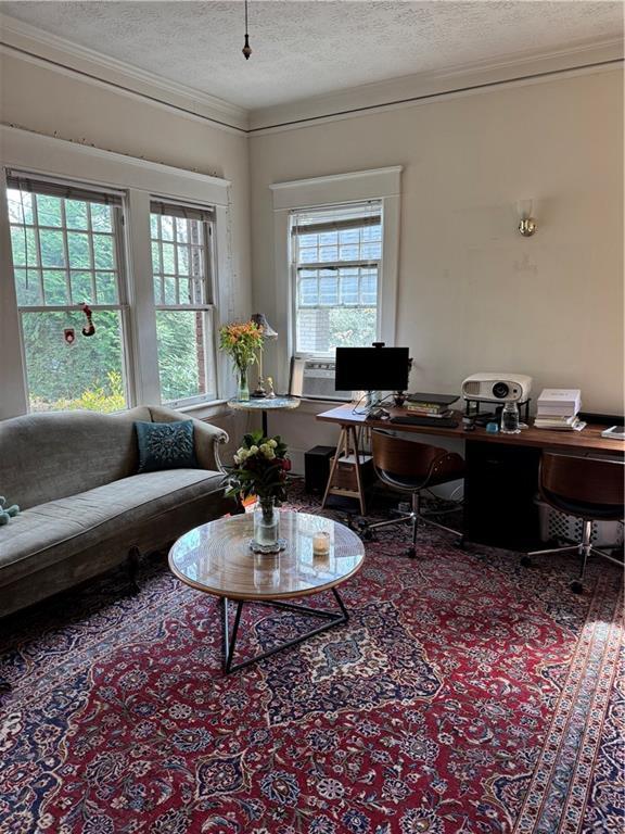 Photo - 840 Penn Ave NE