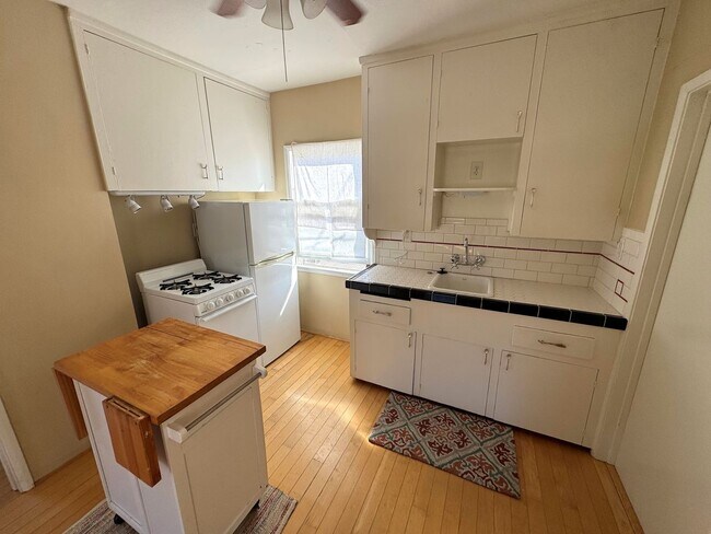 Photo - Charming 1 Bedroom Apartment in West Ventura – All Utilities Included!