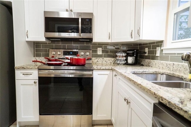 Photo - 3230 Cape Cir