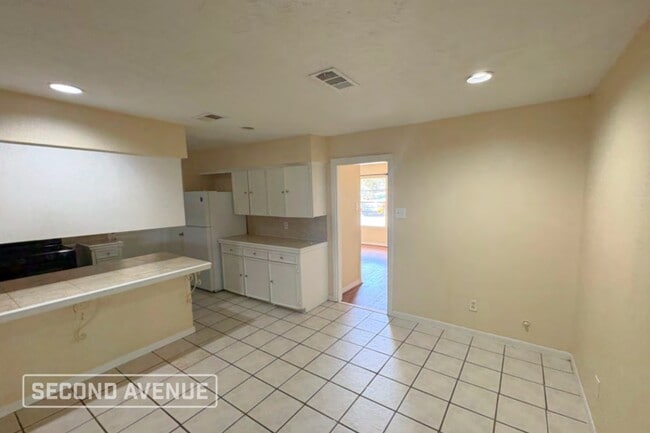 Photo - 202 Timber Ln