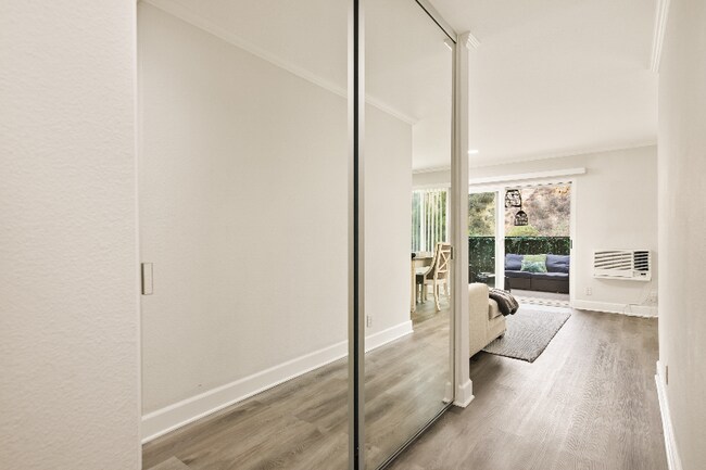 Photo - 8503 Villa La Jolla Dr Unit B