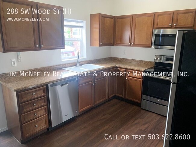 Photo - 288 SW Wood St
