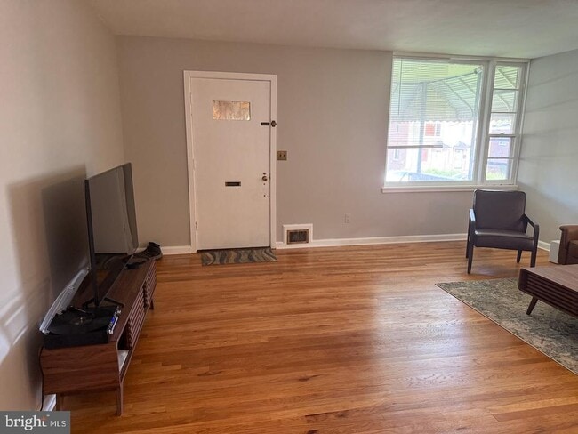 Photo - 5032 Sargent Rd NE