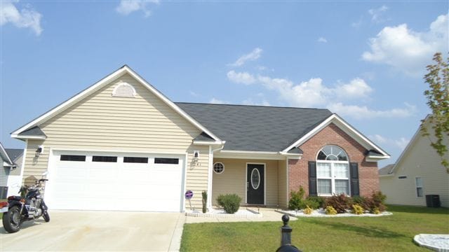 Building Photo - Beautiful 4 Bedroom Home