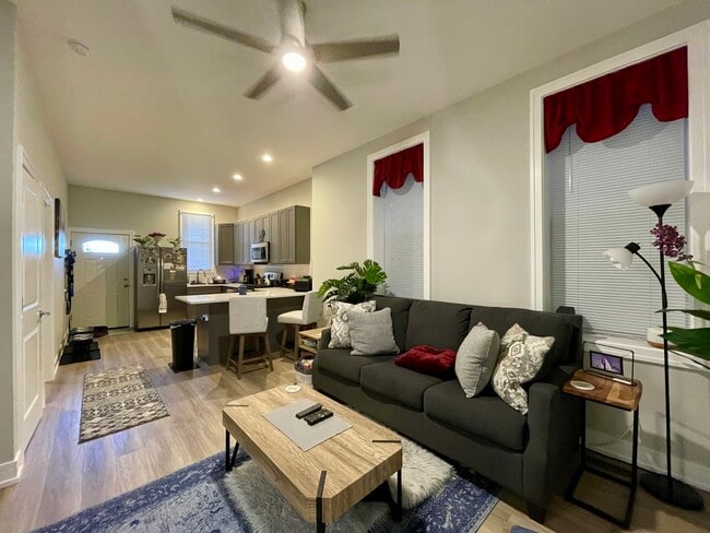 Photo - 1725 N Honore St