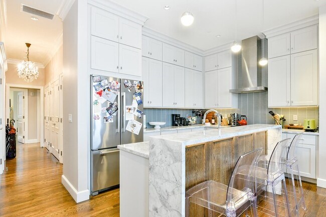 Photo - 298 Beacon St Unidad 3