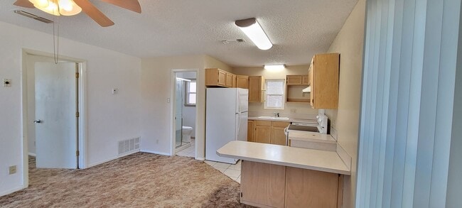 Photo - rs0401 Unit 401-1/2
