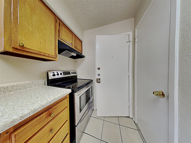 Photo - 16930 Barcelona Dr