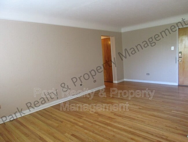 Photo - 733 E 2nd Ave