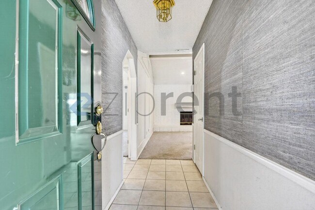 Photo - 6100 Paradise Dr