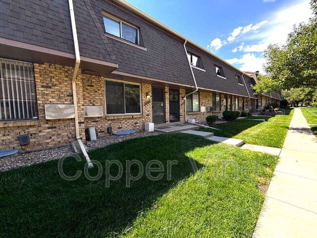 Building Photo - 1729 Quail St Rental