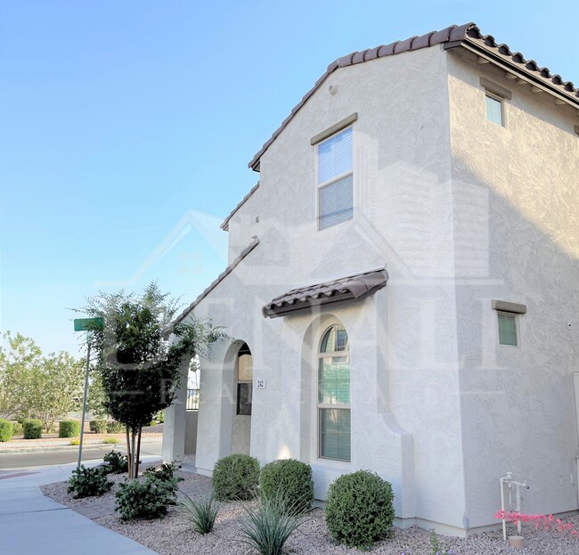 Building Photo - 242 N Sunrise
