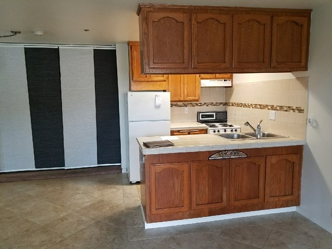 Building Photo - 17210 Newhope St Unit 17210 Newhope #1302