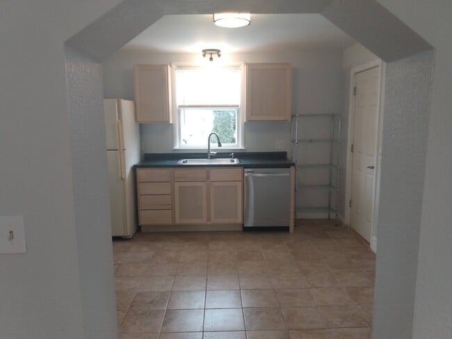 Building Photo - 122 E Main St Unit 122 Rental