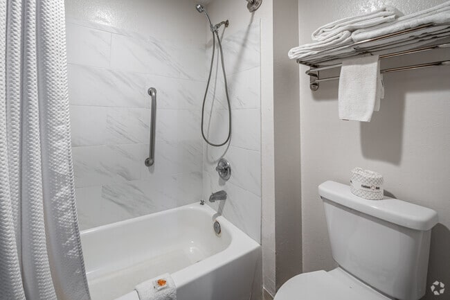 2BR, 1BA - 850SF