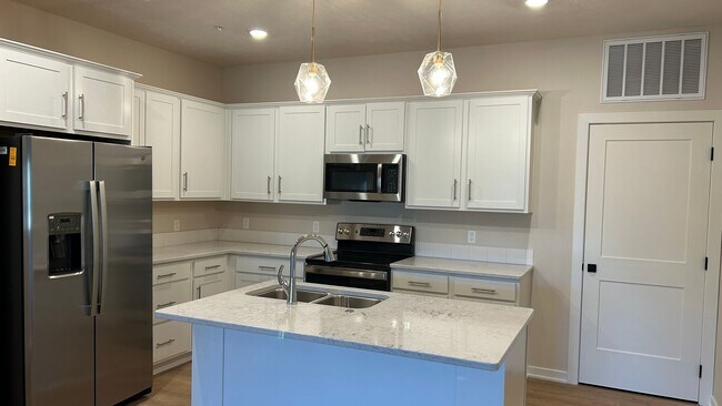 Photo - Elkhorn Landing Rentals (20605 Elkhorn Dr.) Unit #204