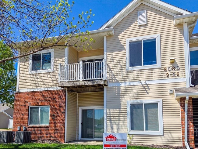 Building Photo - Rent Reduced! First Level 2 Bedroom 2 Bath in Johnston with Detached Garage Unit 13