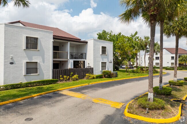 Photo - Bleau Fontaine Condominiums