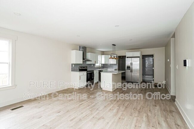 Photo - 2679 Oregon Ave