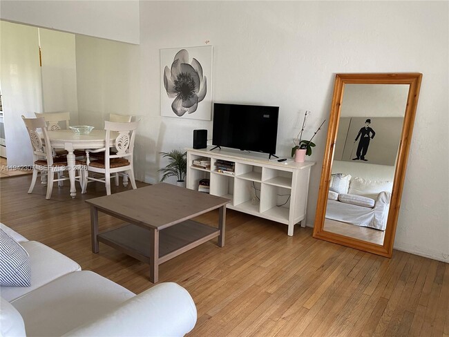 Photo - 1011 9th St Unit 8