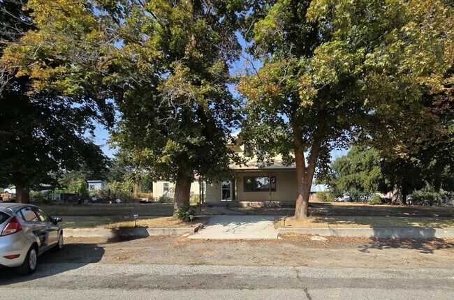 Photo - Large 4 Bedroom 2 Bath in Quaint Waterville