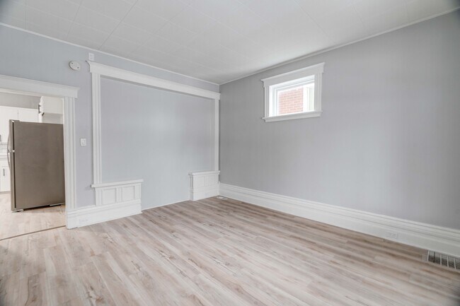 Photo - 32 Mackay Av Unit 1