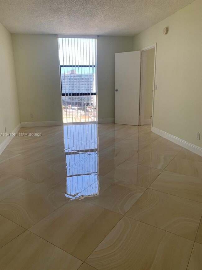 Photo - 13499 Biscayne Blvd Unit 710