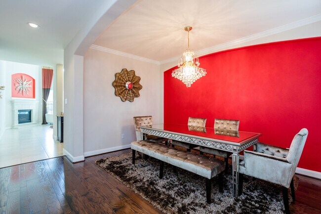 Photo - 4622 Regal Shadow Ln