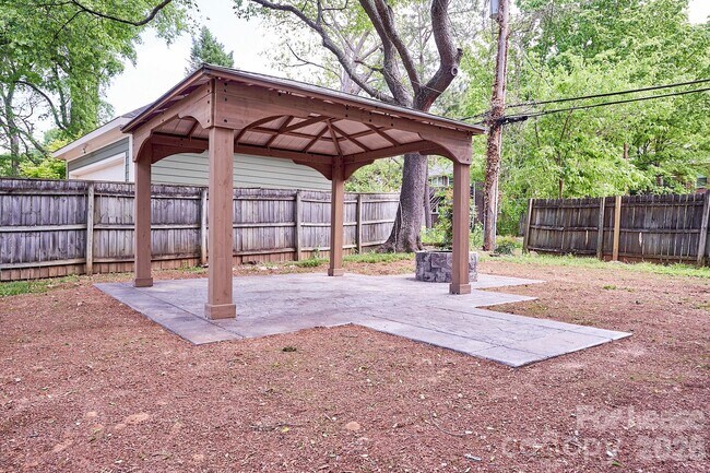 Photo - 217 Circle Ave
