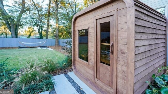 Photo - 819 Mercer St SE