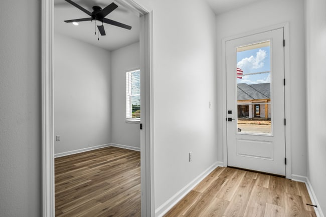 Photo - 225 Indigo Ln