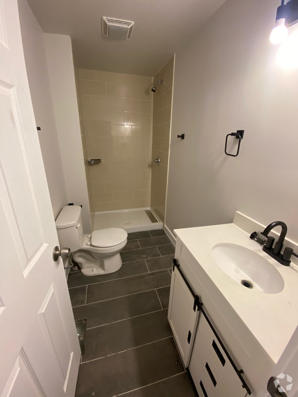 Building Photo - 576 E Fall Creek Pkwy N Dr Rental