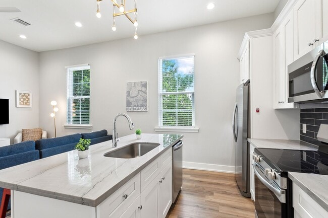 Photo - 3 Bed, 2 Bath Apartment for rent Unit 2A