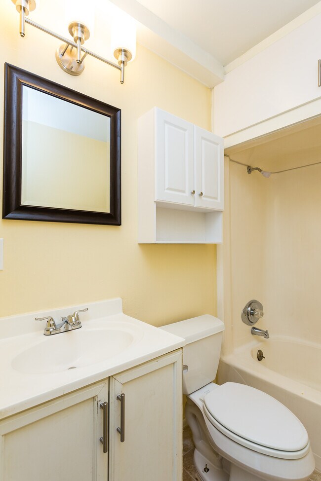 Photo - 2239 Bryan St