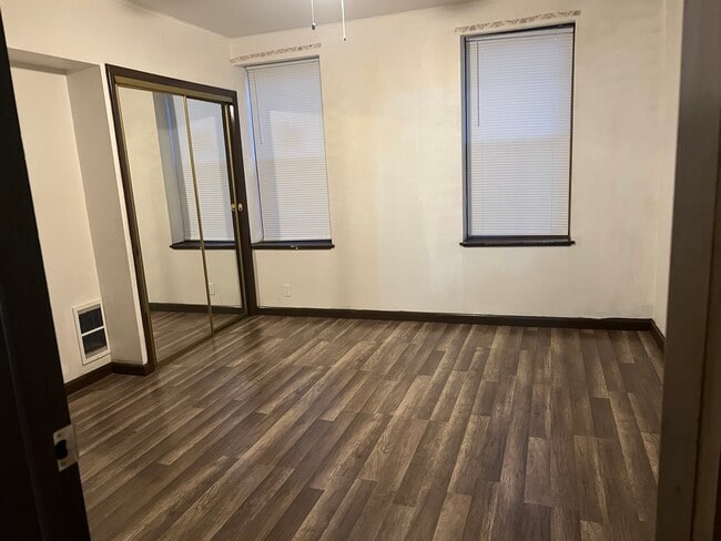 Photo - 2439 S Iseminger St