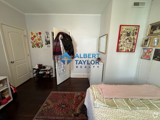 Building Photo - 32 Rawson St Unit 2 Rental