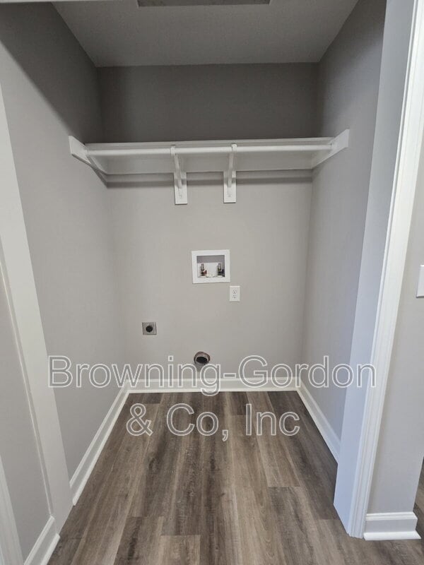 Photo - 736 Baugh Rd