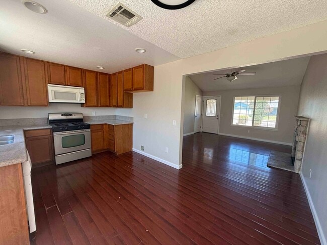 Photo - 1 Deertree Ct