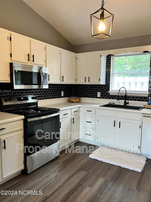 Photo - 1200 Peyton Cir Unit A