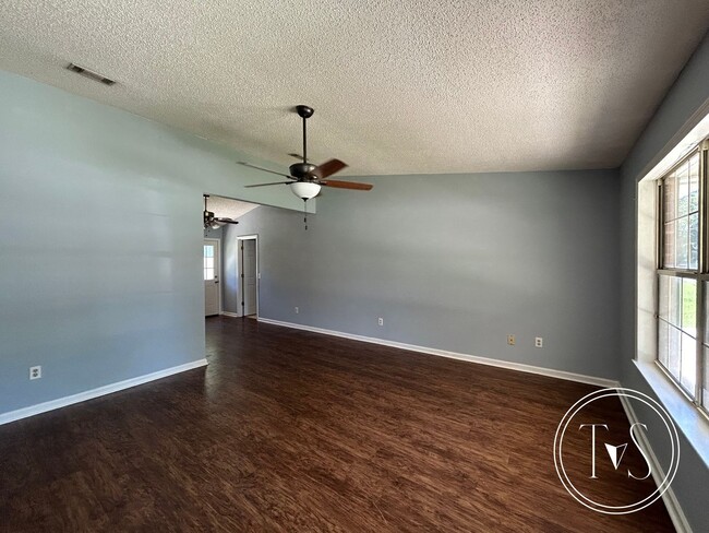 Photo - 1012 Farr Ct