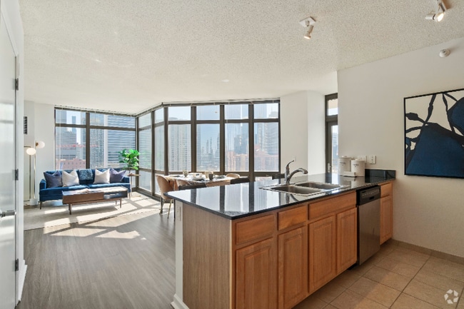 Building Photo - 350 N Desplaines St Rental