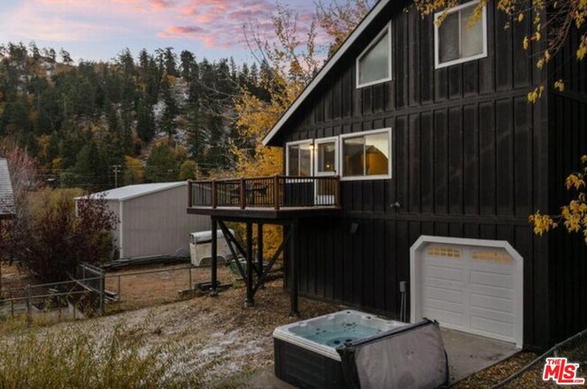 993 Cameron Dr