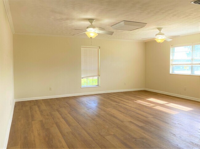 Photo - 803 Dogwood Ln