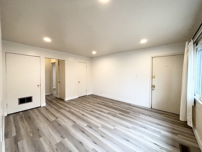 Photo - 3605 S 900 E