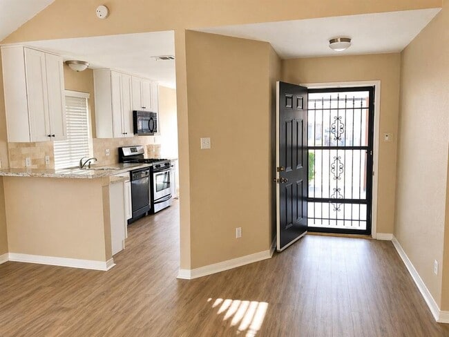 Photo - 2007 Crystal Shore Dr